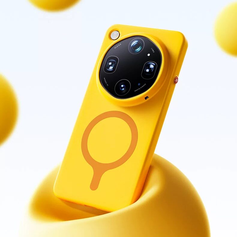 Liquid Silicone Case with MagSafe