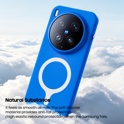 Liquid Silicone Case with MagSafe